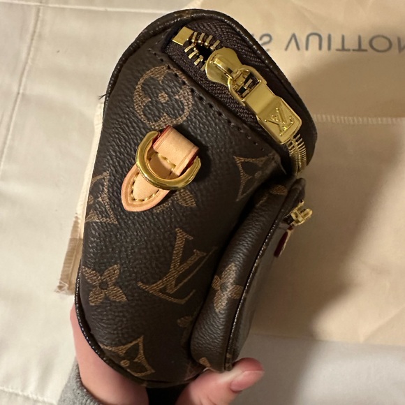 Louis Vuitton Mini Bumbag - Picture 3 of 4
